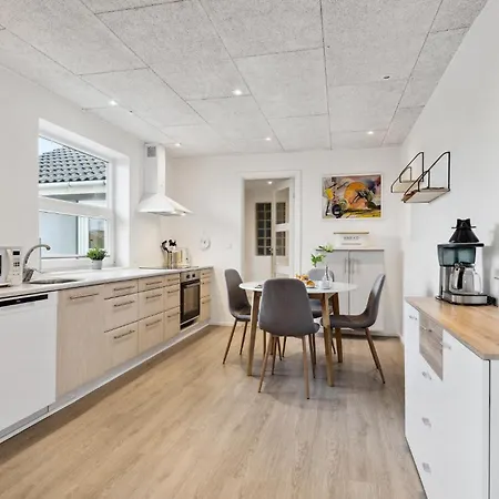 בית נופש 3 Bedroom Cozy In