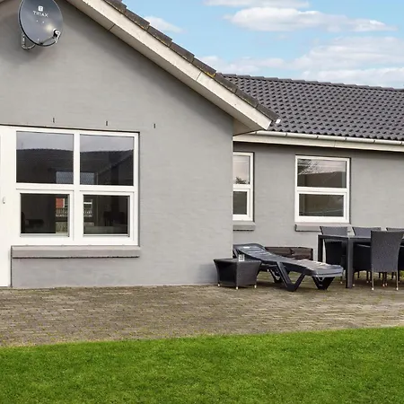 Ferienhaus 3 Bedroom Cozy In