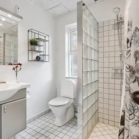 3 Bedroom Cozy In בית נופש Ulfborg
