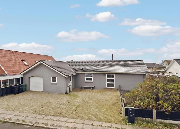 3 Bedroom Cozy In