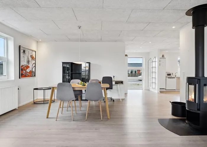 3 Bedroom Cozy In Dom wakacyjny