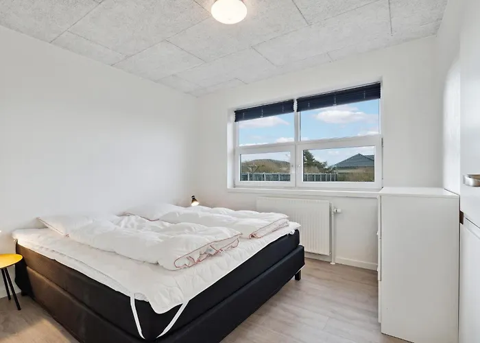 Dom wakacyjny 3 Bedroom Cozy In *