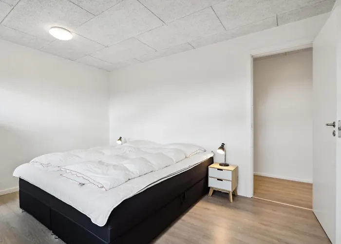Dom wakacyjny 3 Bedroom Cozy In *